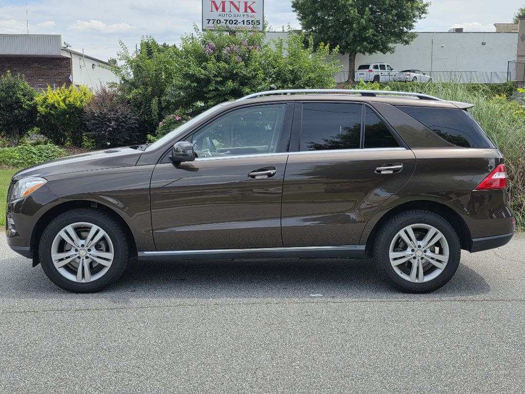 Photo 2 of this MERCEDES-BENZ ML