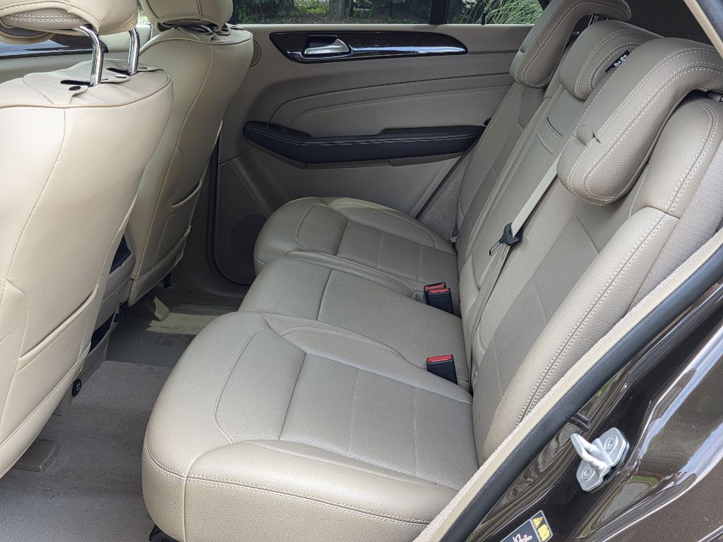 Photo 15 of this MERCEDES-BENZ ML