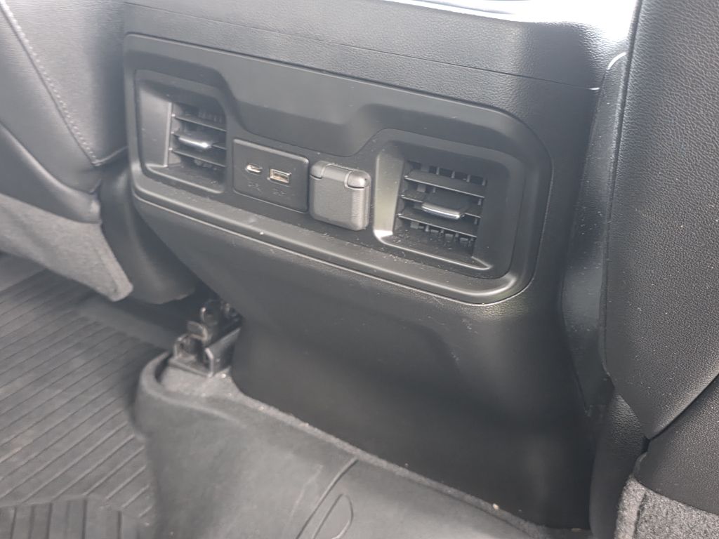 Photo 21 of this CHEVROLET SILVERADO 1500