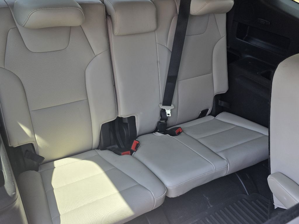 Photo 24 of this KIA TELLURIDE