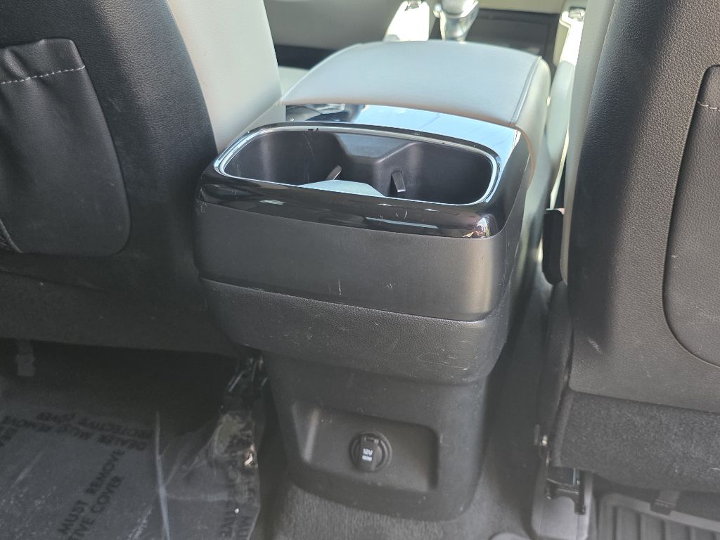Photo 23 of this KIA TELLURIDE