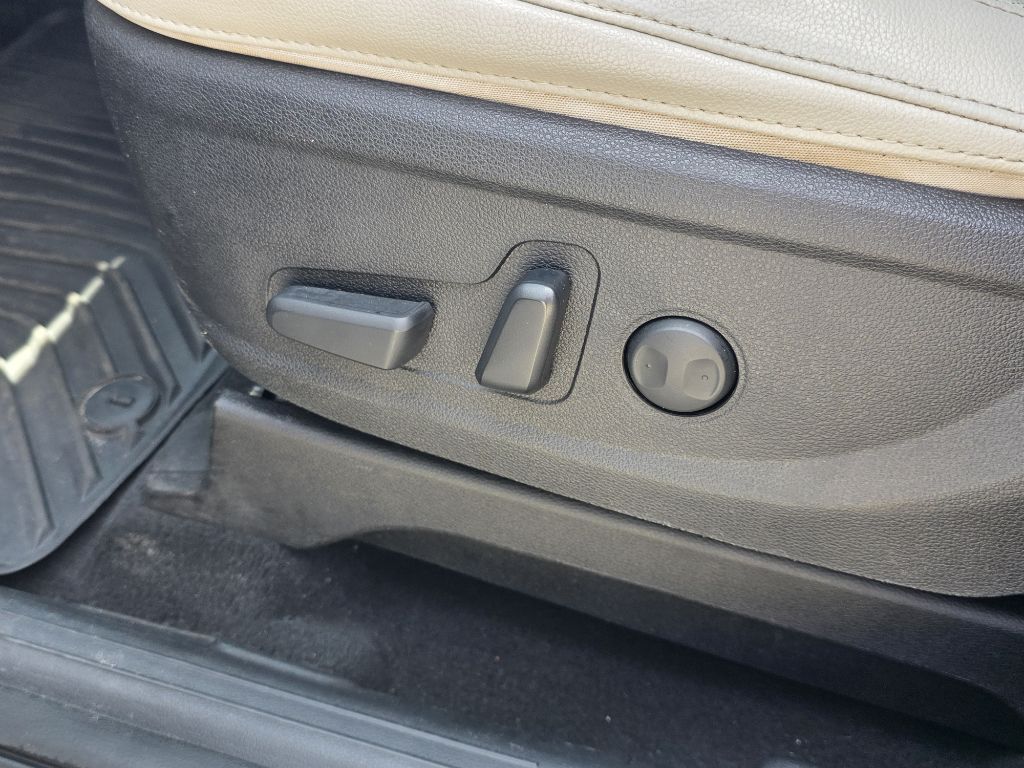 Photo 13 of this KIA TELLURIDE