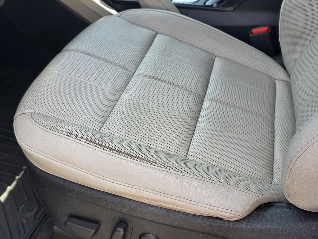 Photo 14 of this KIA TELLURIDE