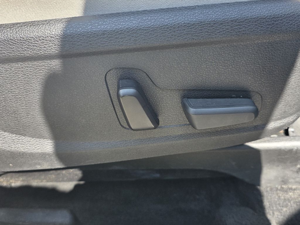 Photo 26 of this KIA TELLURIDE
