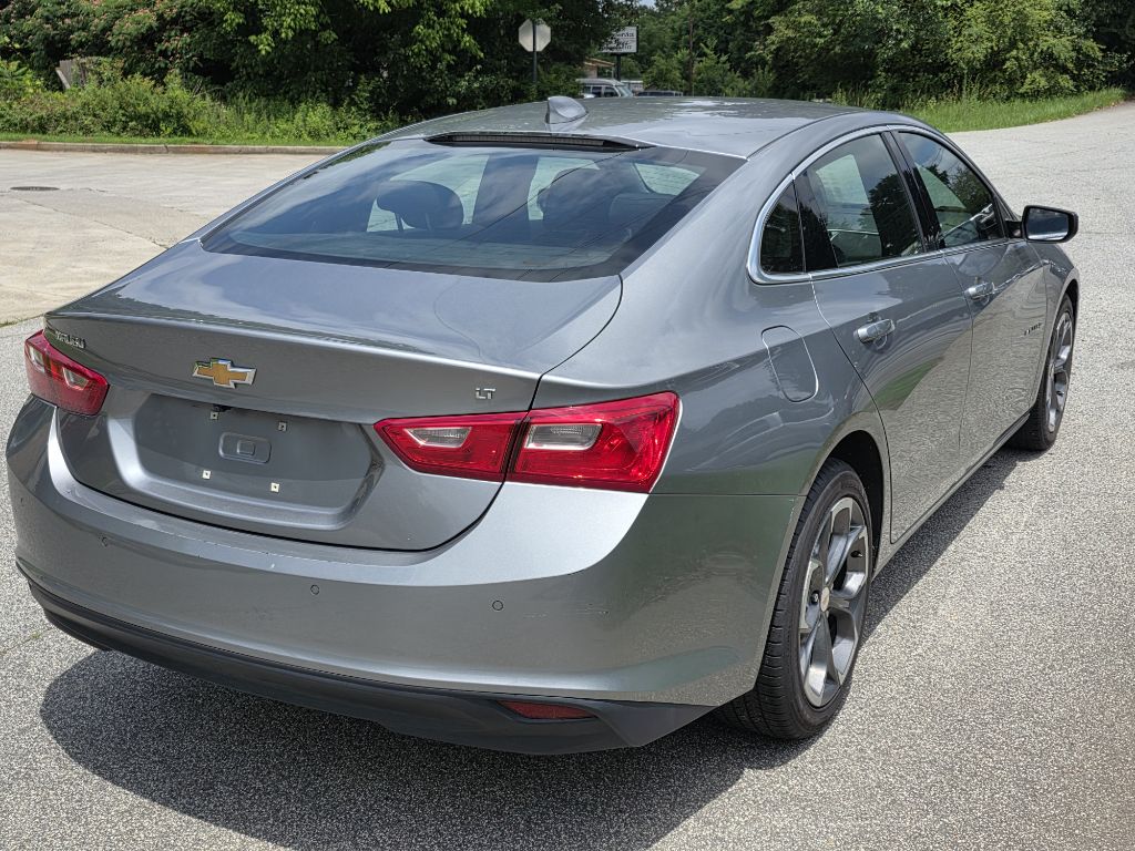 Photo 5 of this CHEVROLET MALIBU