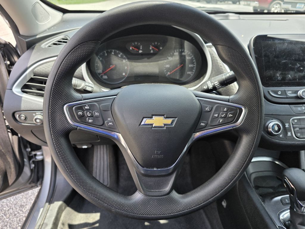 Photo 24 of this CHEVROLET MALIBU