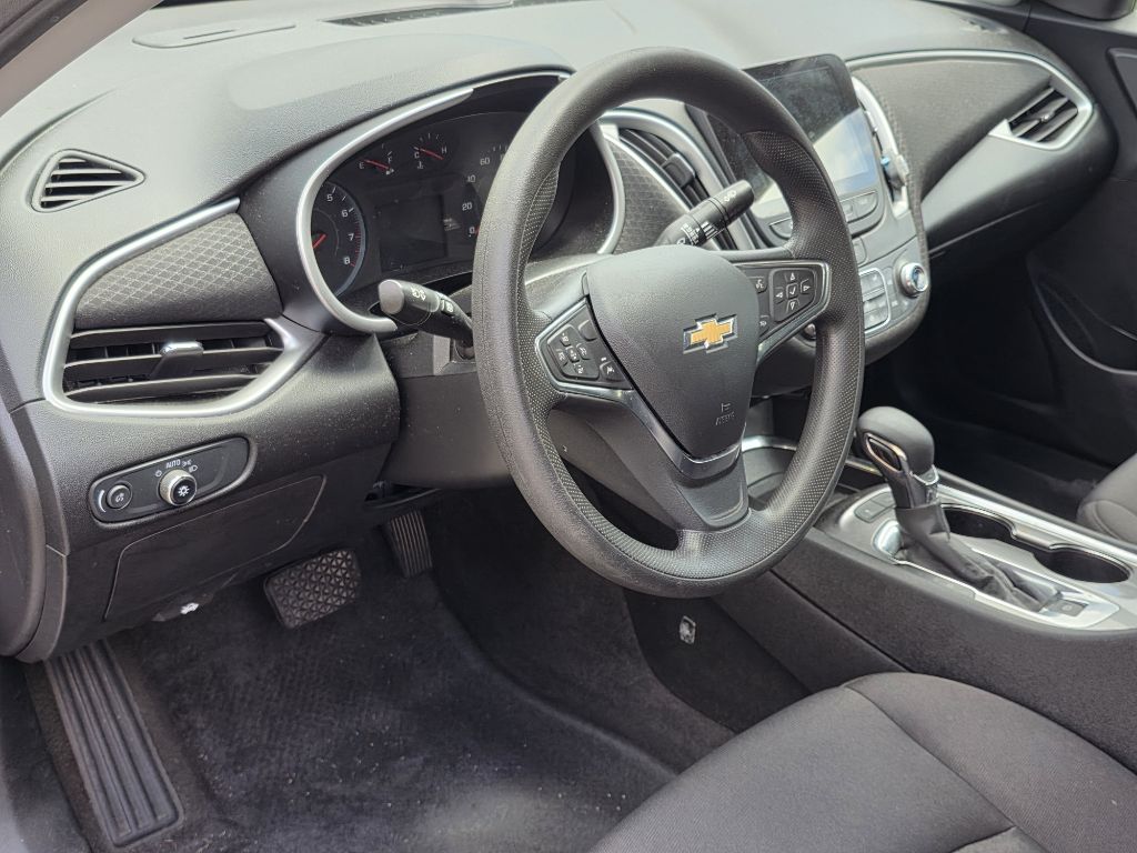 Photo 12 of this CHEVROLET MALIBU