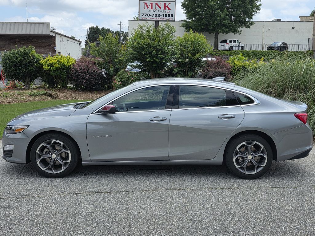 Photo 2 of this CHEVROLET MALIBU
