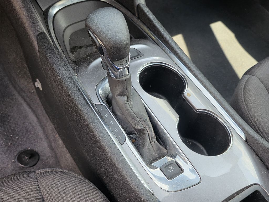 Photo 30 of this CHEVROLET MALIBU