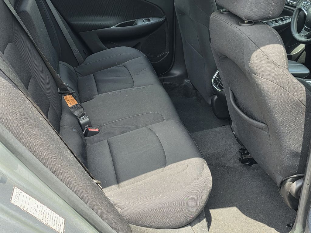 Photo 15 of this CHEVROLET MALIBU