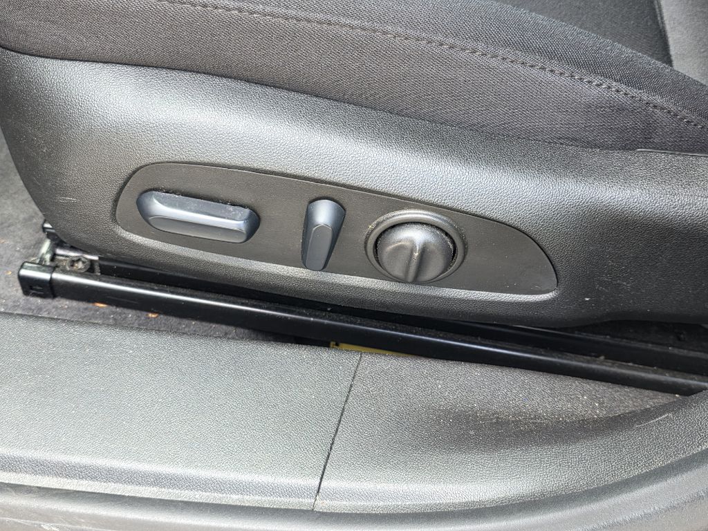 Photo 14 of this CHEVROLET MALIBU