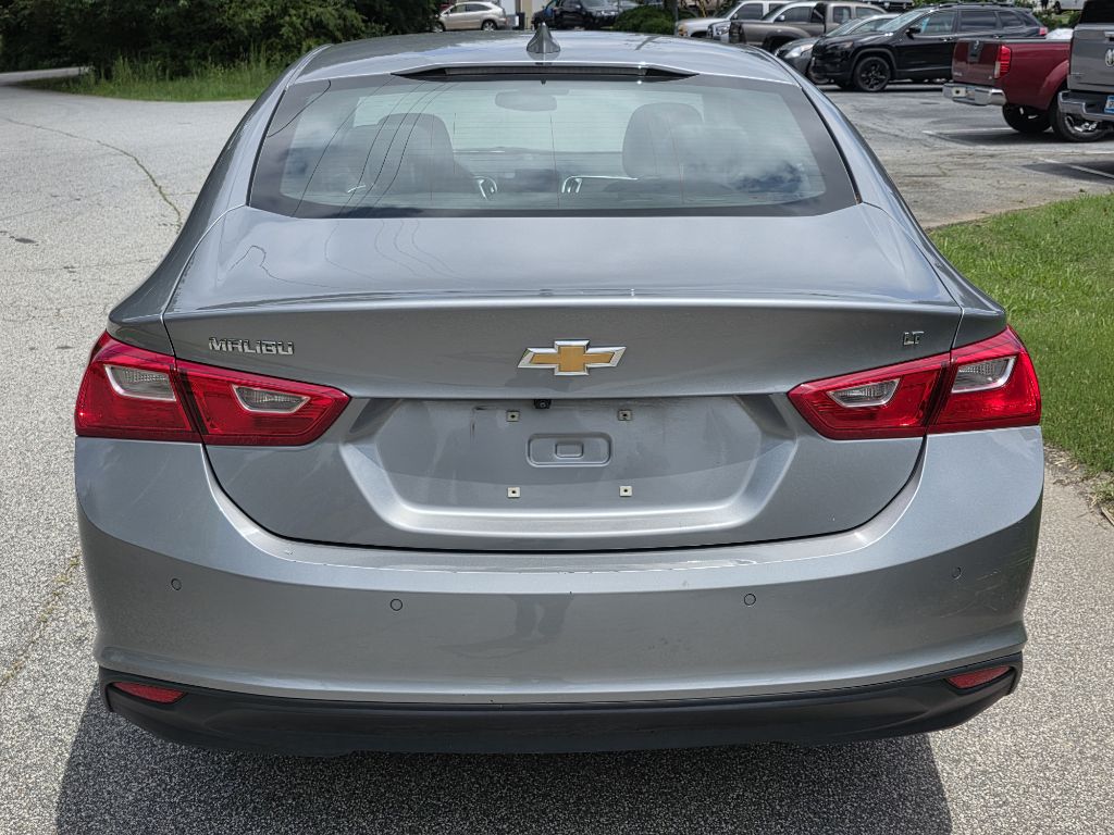 Photo 4 of this CHEVROLET MALIBU