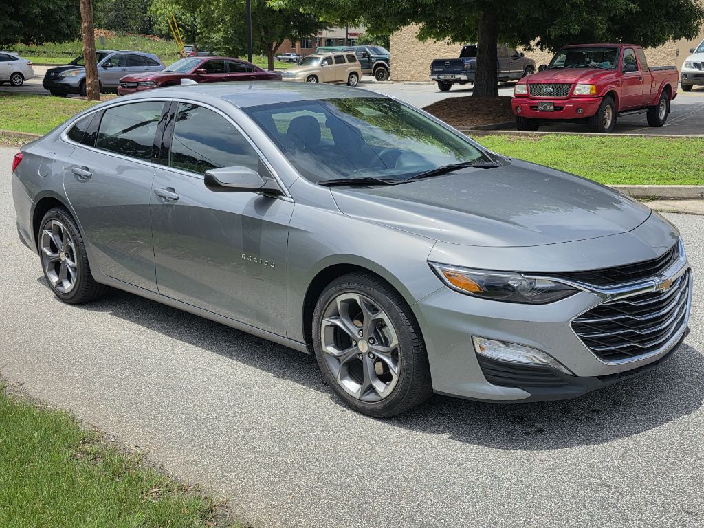 Photo 7 of this CHEVROLET MALIBU
