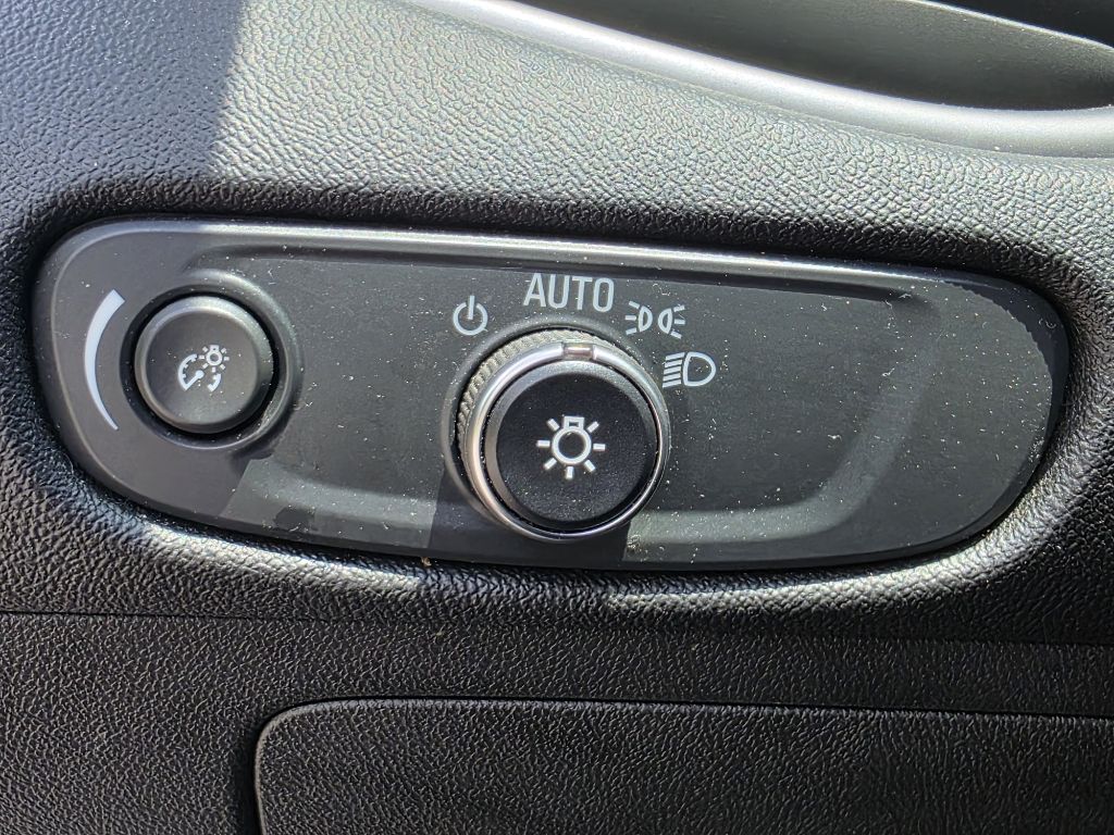 Photo 23 of this CHEVROLET MALIBU