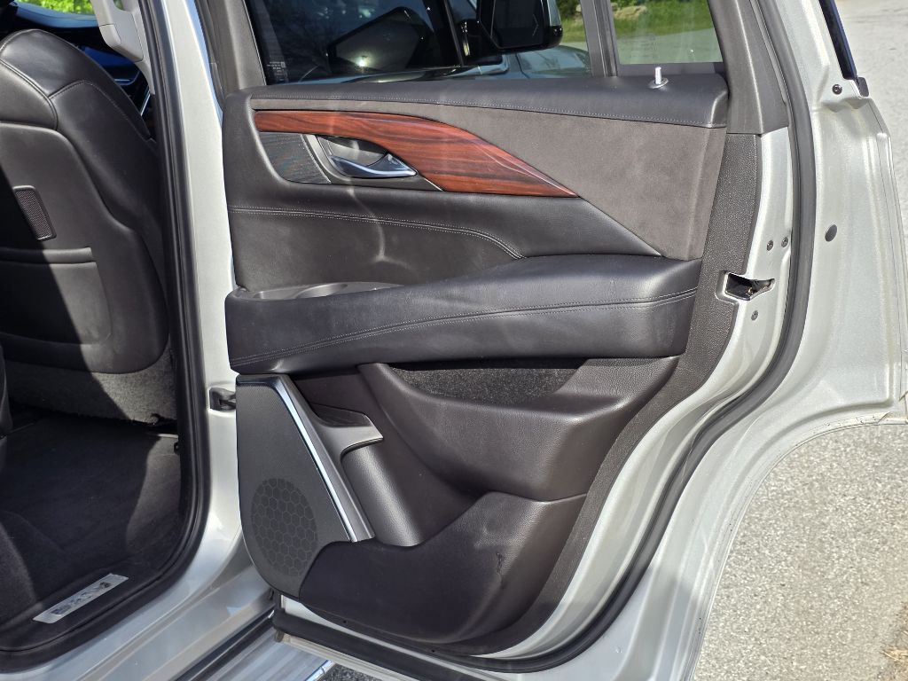 Photo 18 of this CADILLAC ESCALADE