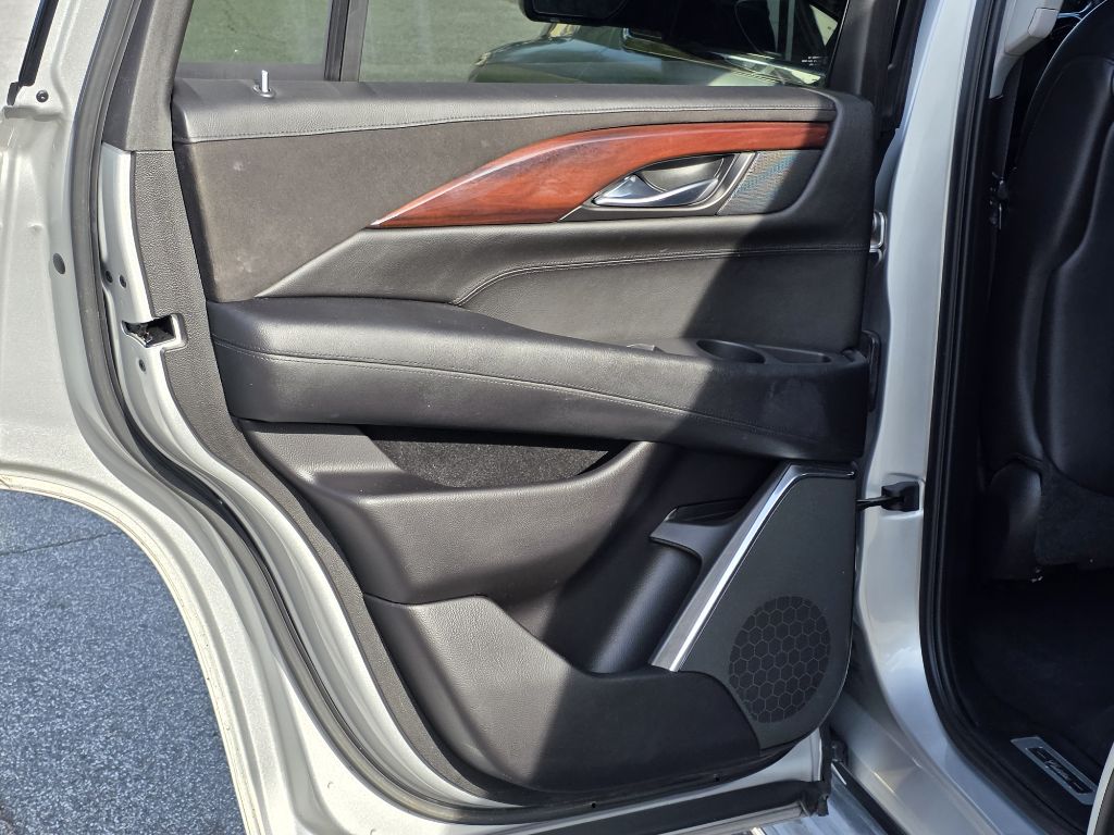 Photo 17 of this CADILLAC ESCALADE