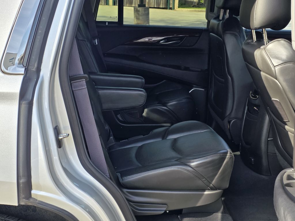 Photo 19 of this CADILLAC ESCALADE