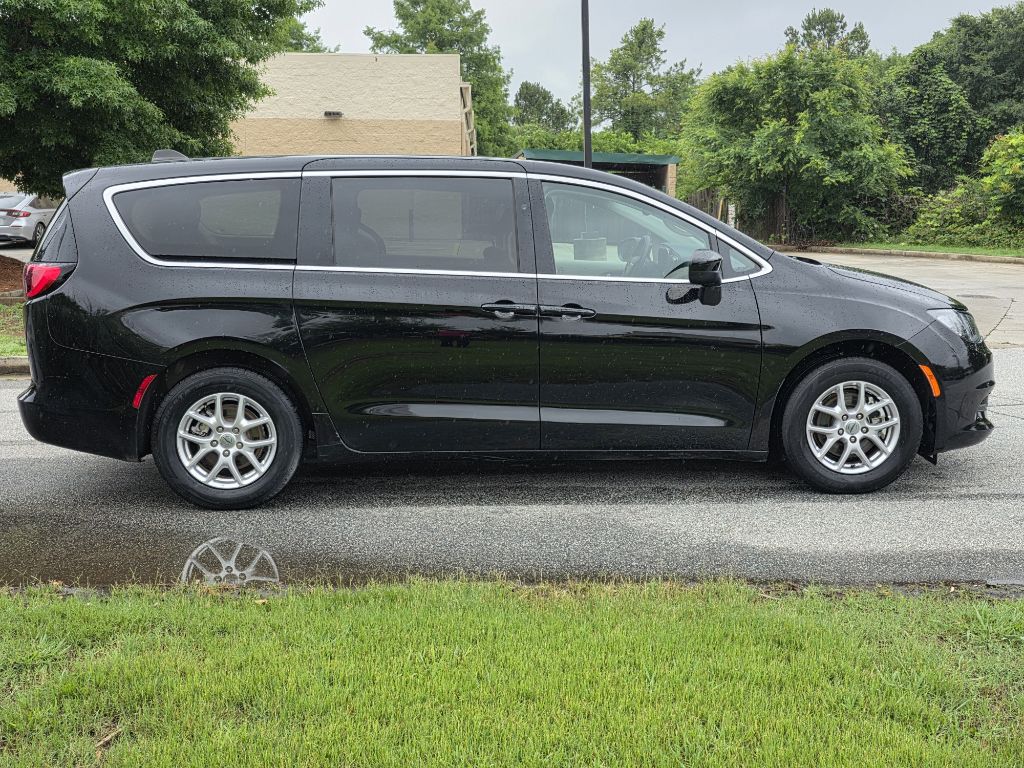 Photo 6 of this CHRYSLER VOYAGER