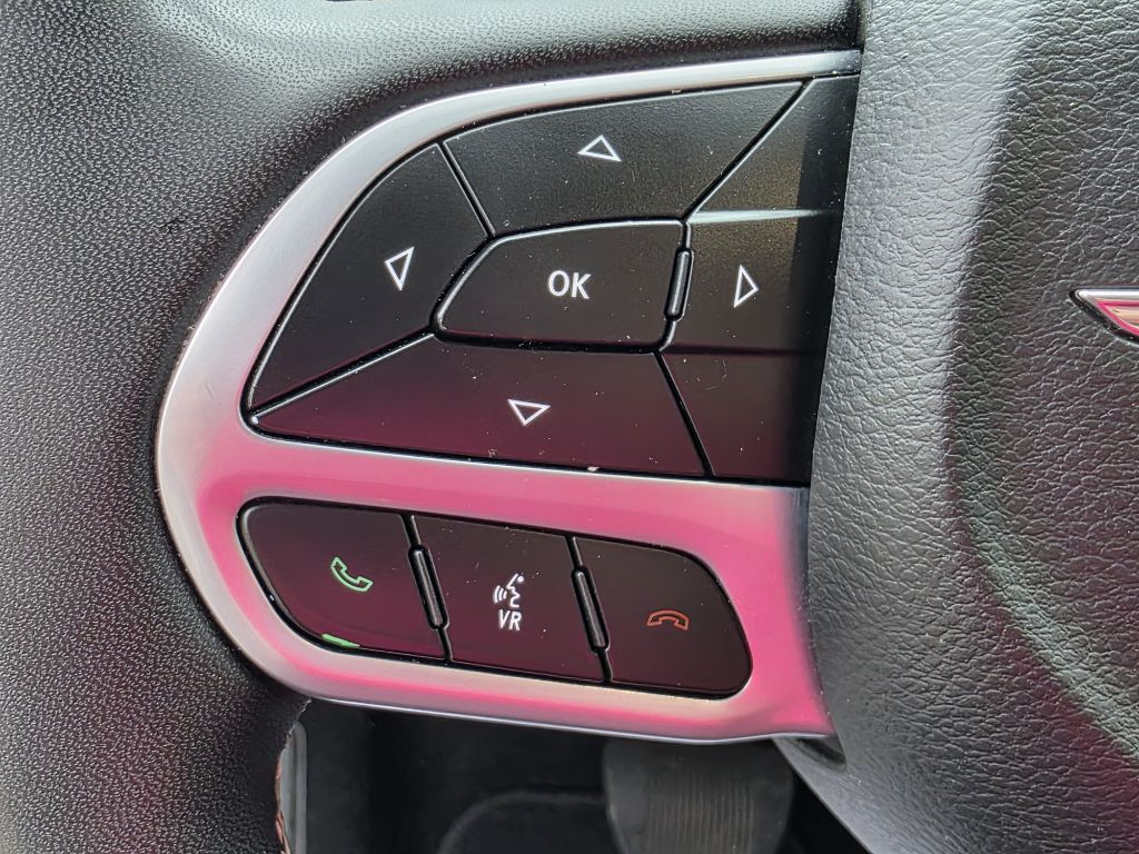 Photo 23 of this CHRYSLER VOYAGER