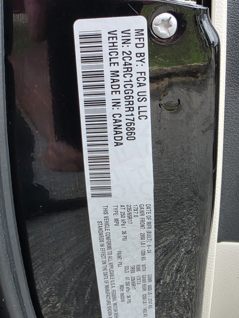 Photo 10 of this CHRYSLER VOYAGER