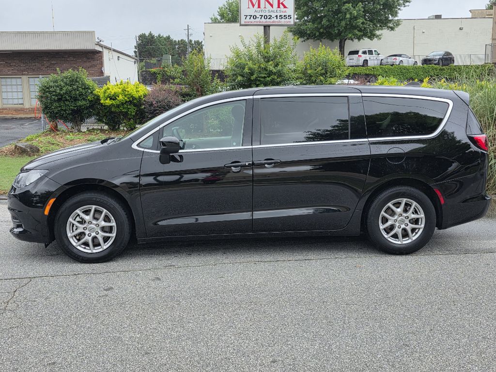 Photo 2 of this CHRYSLER VOYAGER