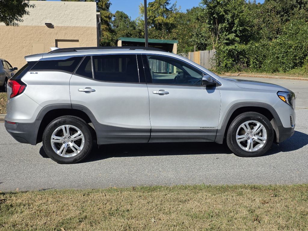 Photo 6 of this GMC TERRAIN