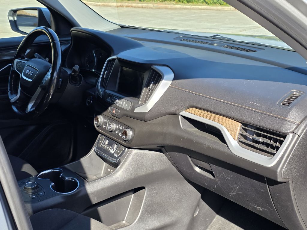 Photo 23 of this GMC TERRAIN