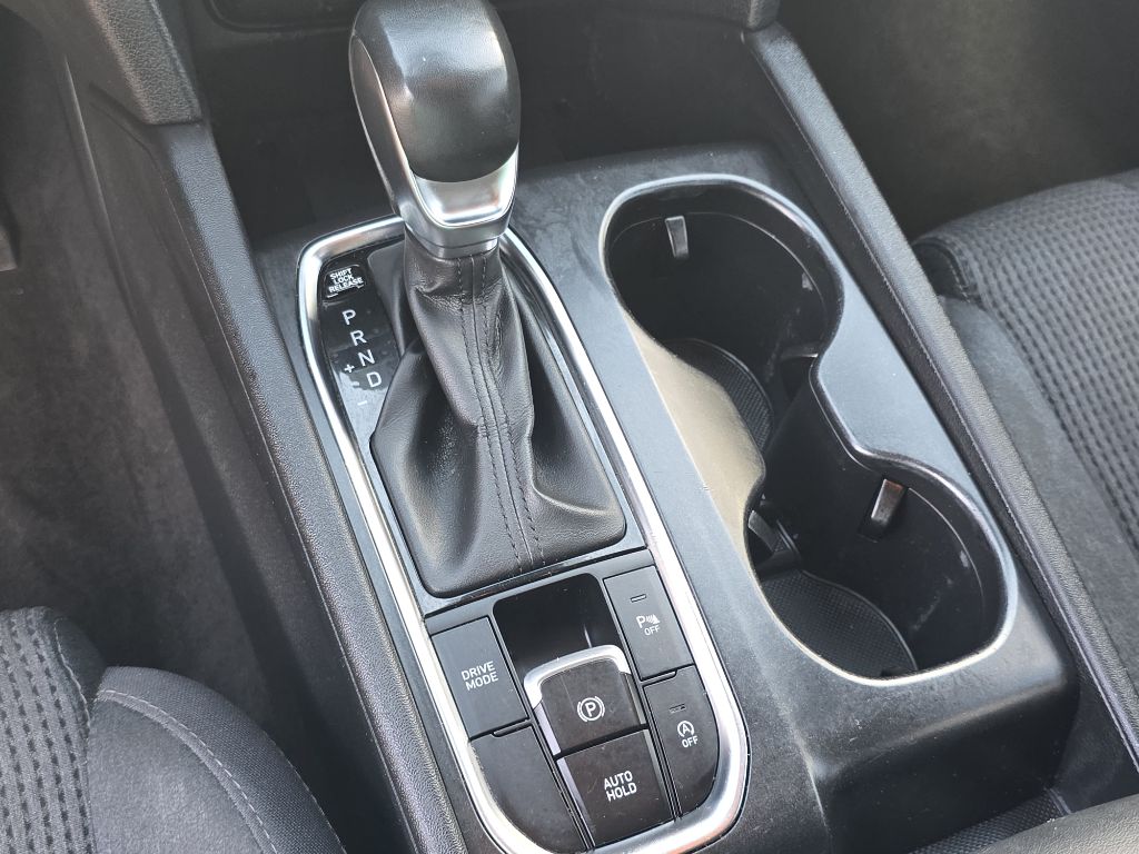 Photo 31 of this HYUNDAI SANTA FE