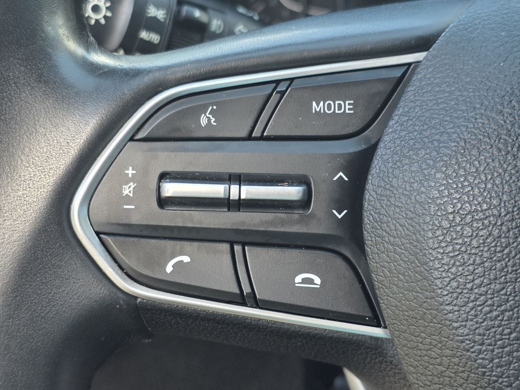Photo 26 of this HYUNDAI SANTA FE