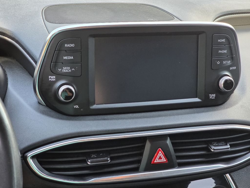 Photo 28 of this HYUNDAI SANTA FE