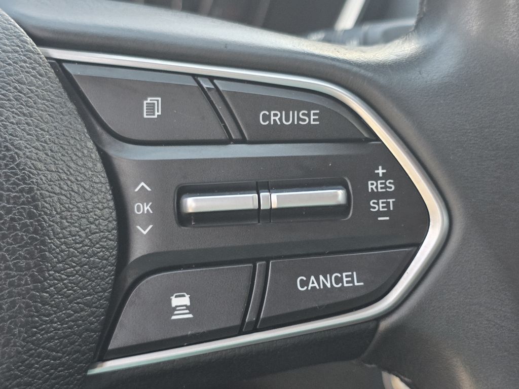 Photo 27 of this HYUNDAI SANTA FE