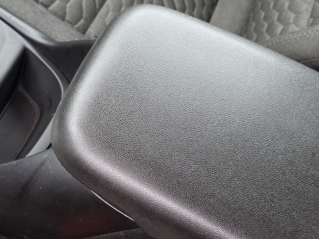 Photo 31 of this CHEVROLET EQUINOX