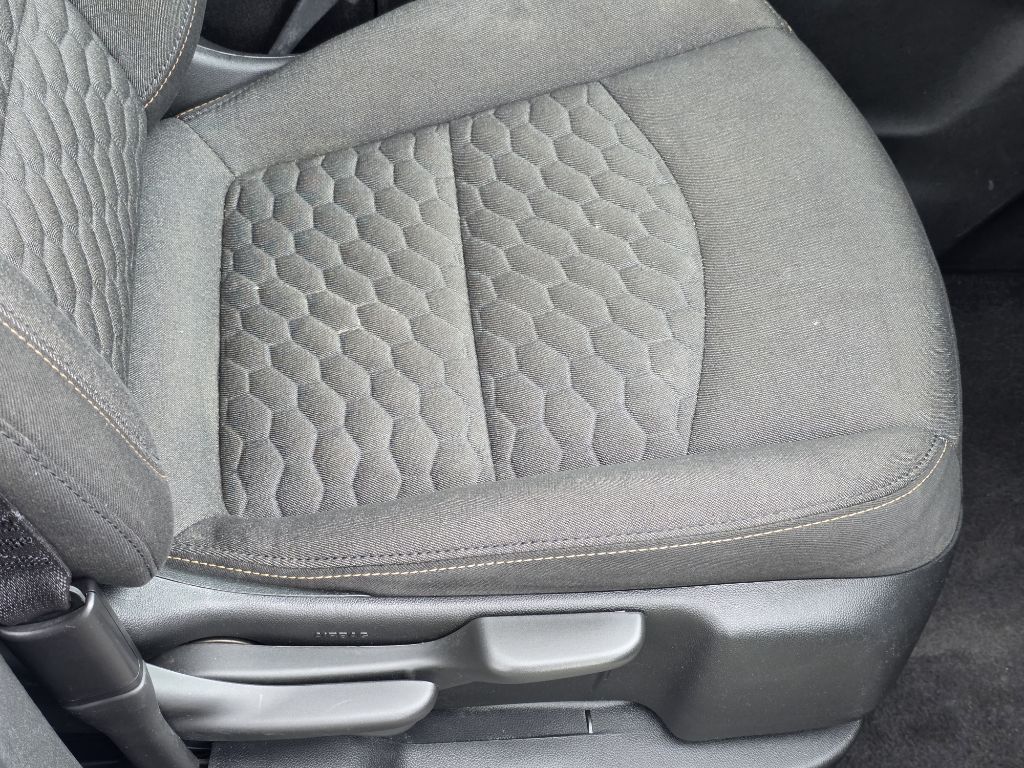 Photo 20 of this CHEVROLET EQUINOX