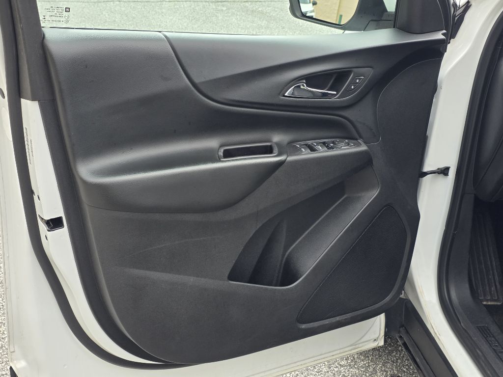 Photo 9 of this CHEVROLET EQUINOX