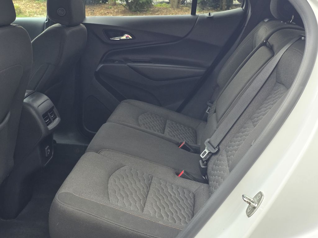 Photo 15 of this CHEVROLET EQUINOX