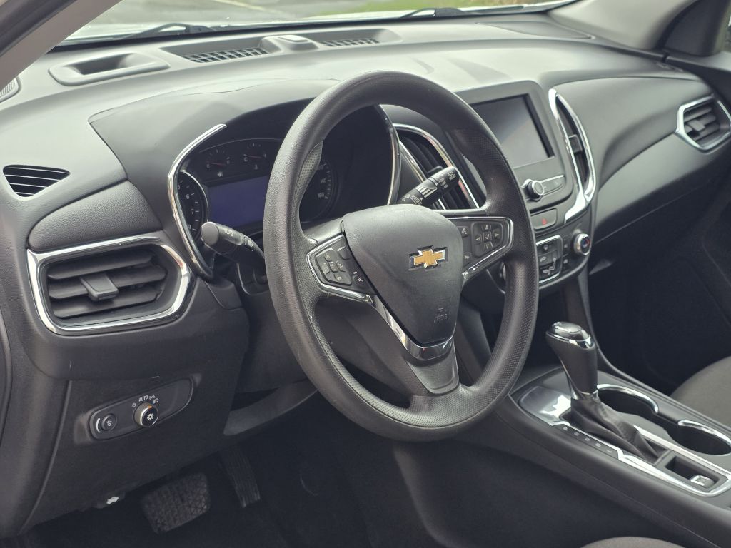 Photo 13 of this CHEVROLET EQUINOX