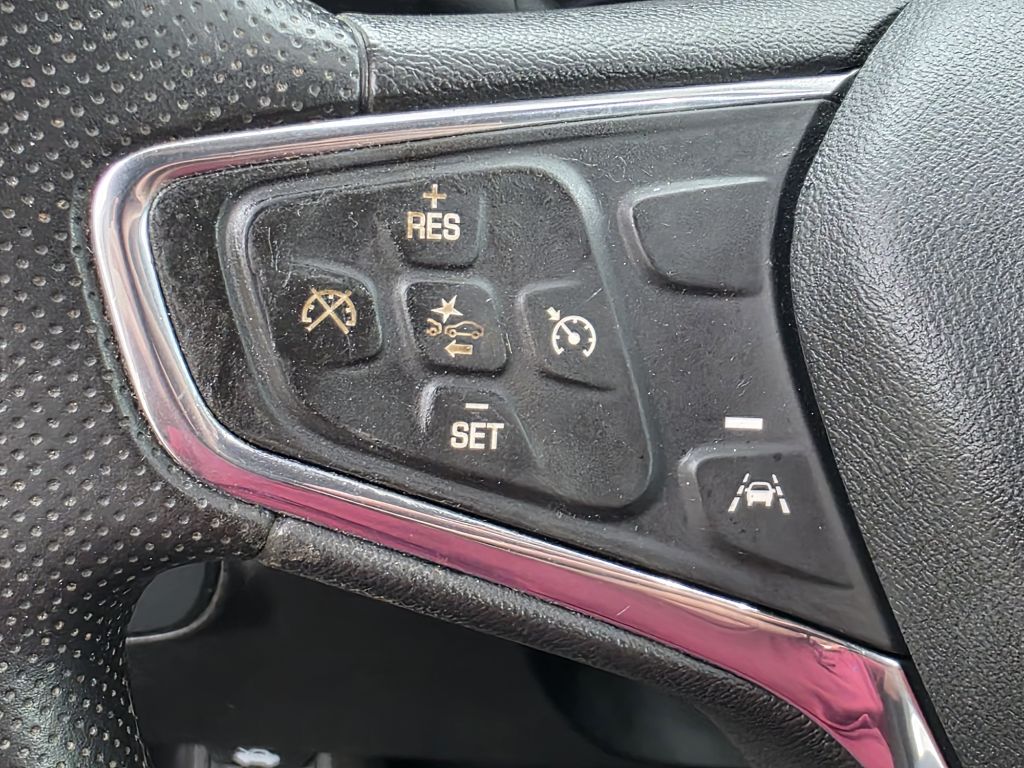 Photo 25 of this CHEVROLET EQUINOX