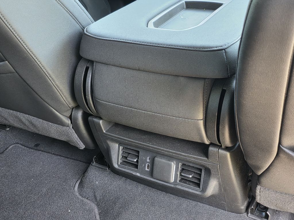 Photo 19 of this GMC SIERRA