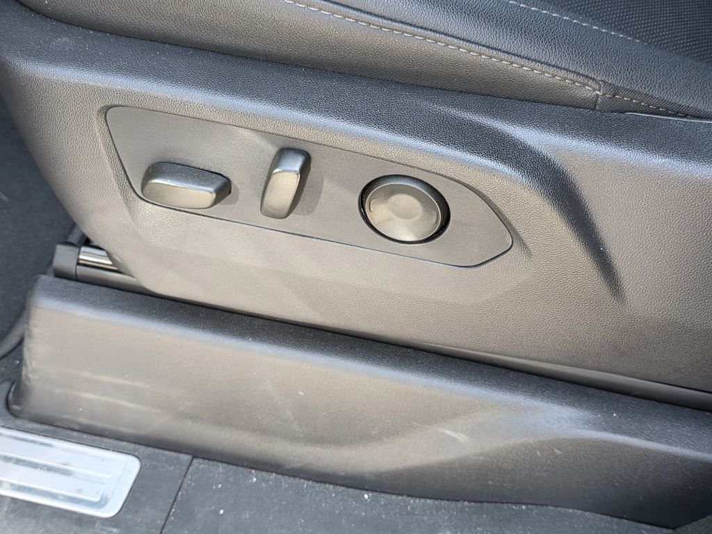 Photo 11 of this GMC SIERRA