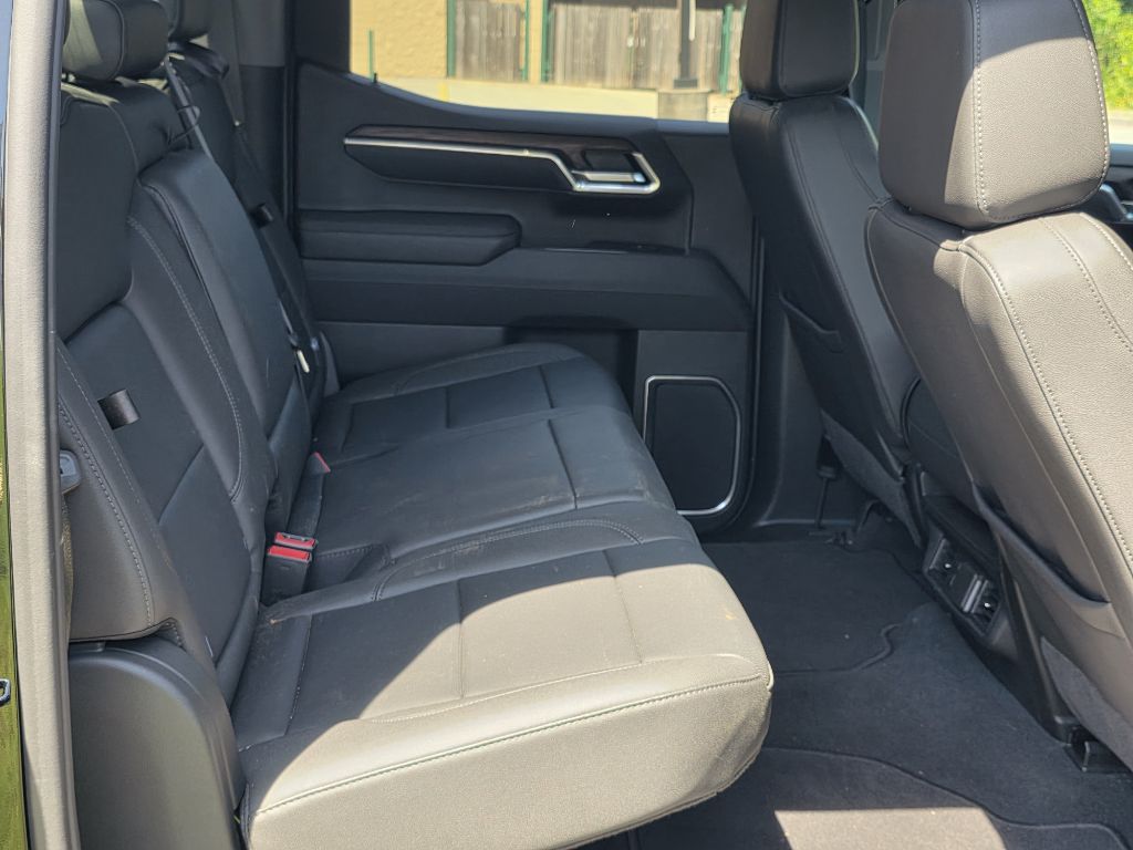Photo 18 of this GMC SIERRA