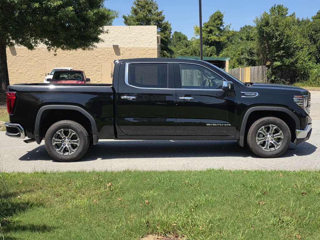 Photo 6 of this GMC SIERRA