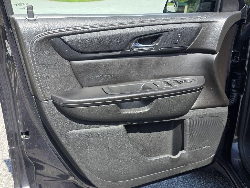 Photo 9 of this CHEVROLET TRAVERSE