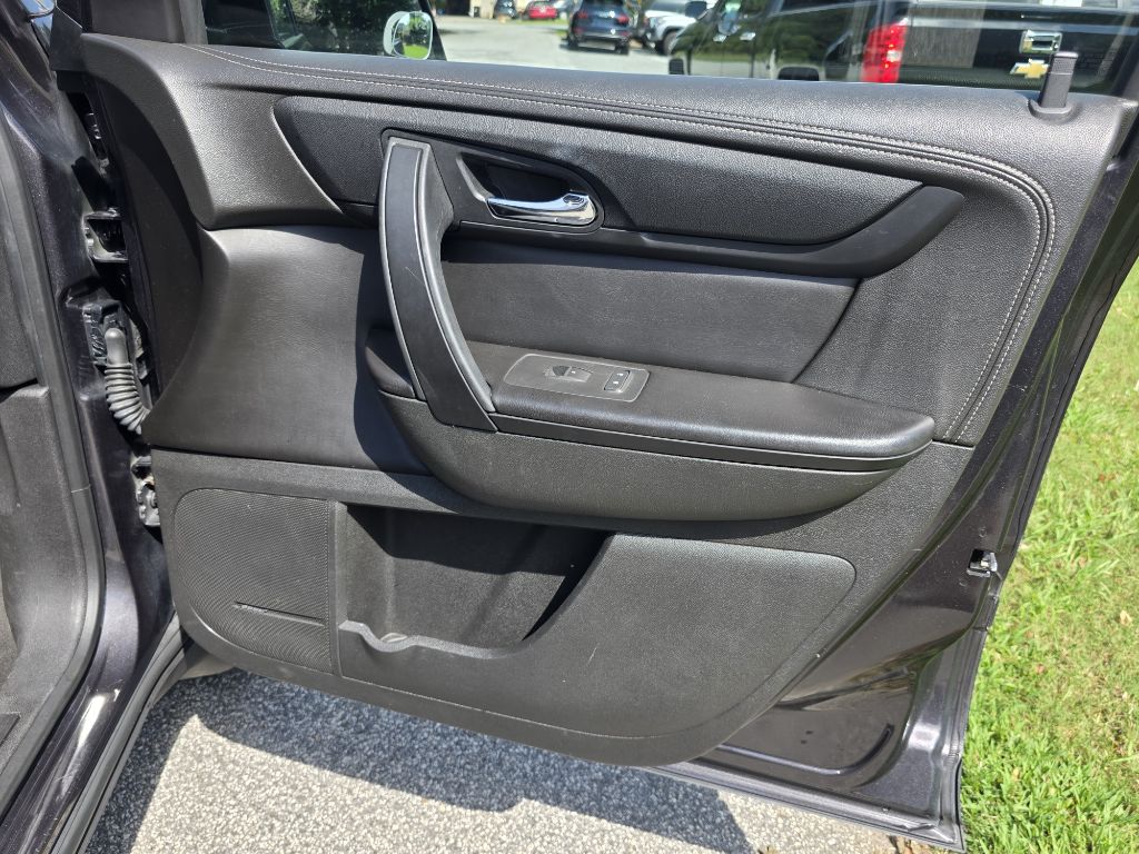 Photo 24 of this CHEVROLET TRAVERSE
