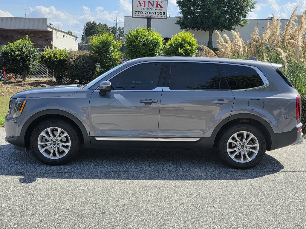 Photo 2 of this KIA TELLURIDE