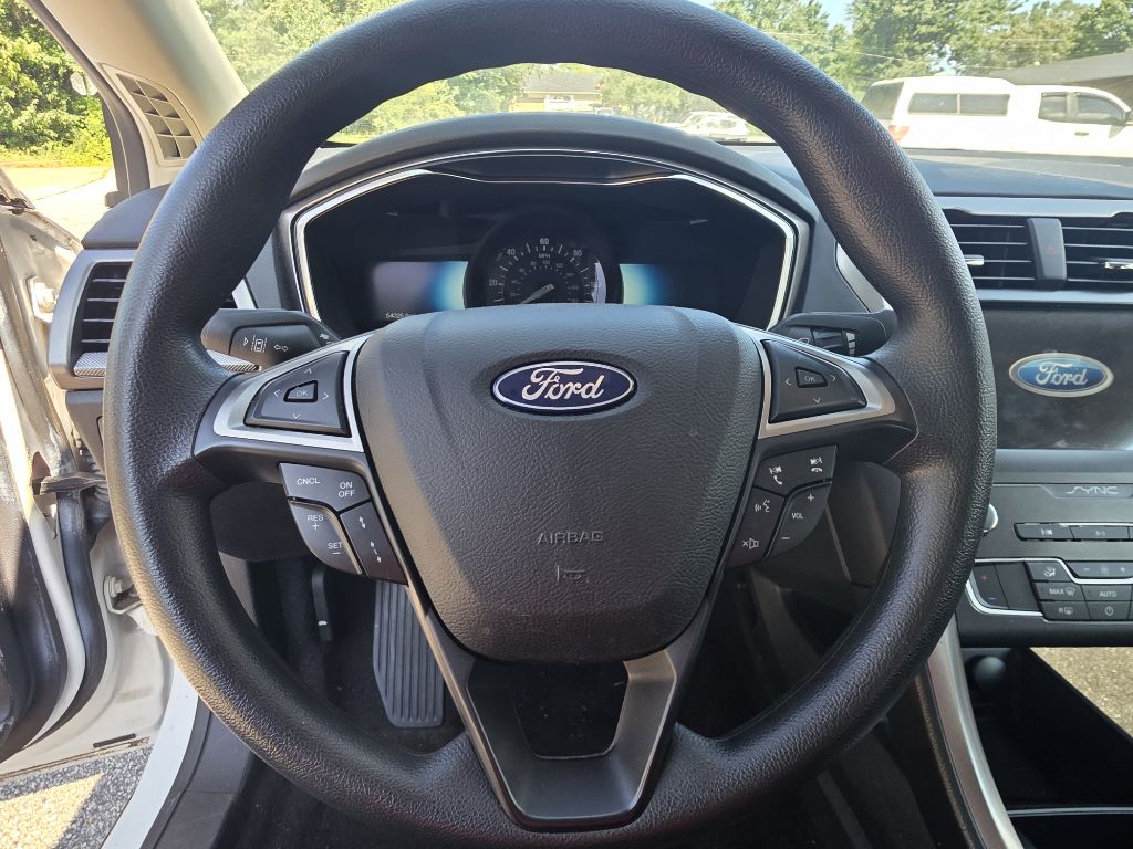 Photo 26 of this FORD FUSION