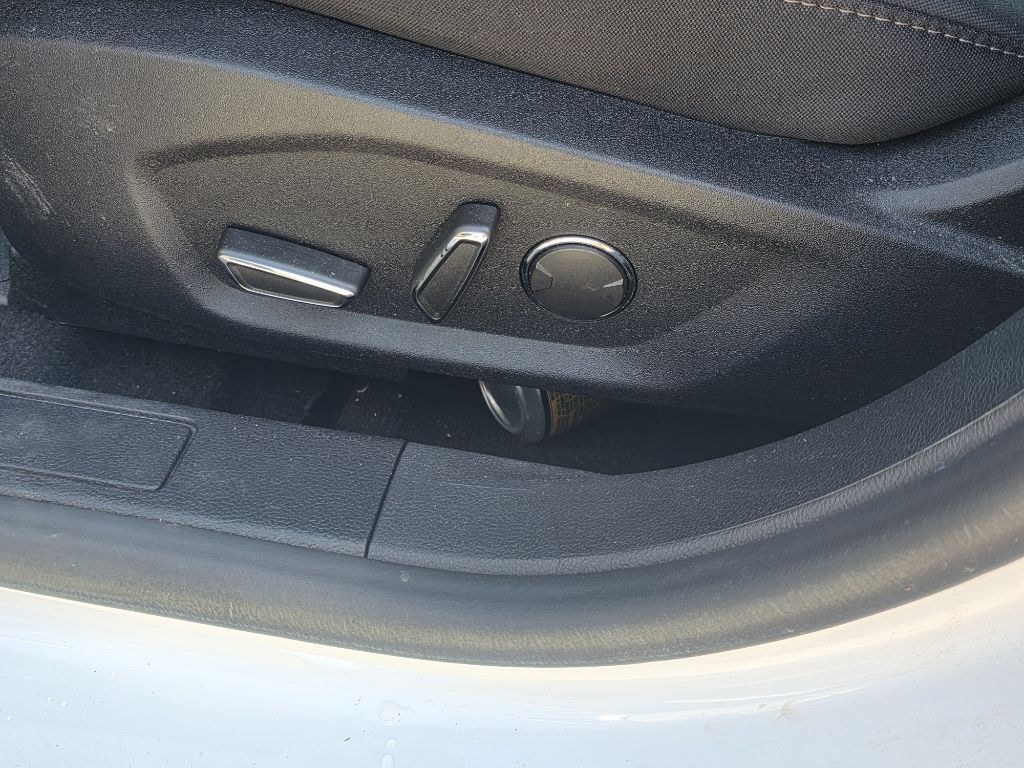 Photo 11 of this FORD FUSION
