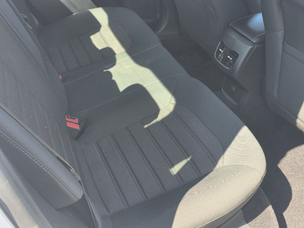 Photo 18 of this FORD FUSION