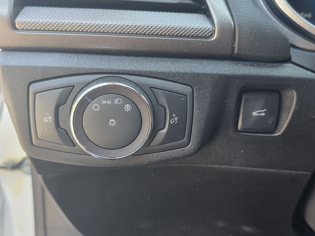 Photo 25 of this FORD FUSION