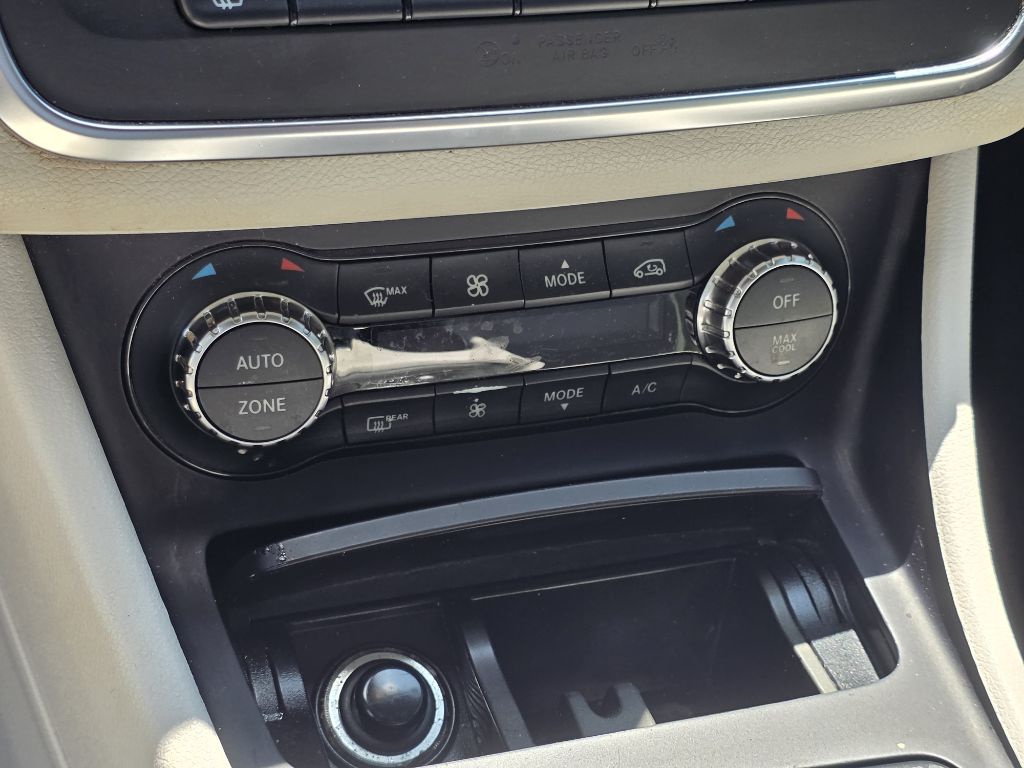 Photo 29 of this MERCEDES-BENZ CLA