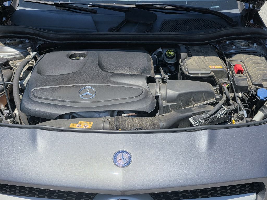 Photo 22 of this MERCEDES-BENZ CLA
